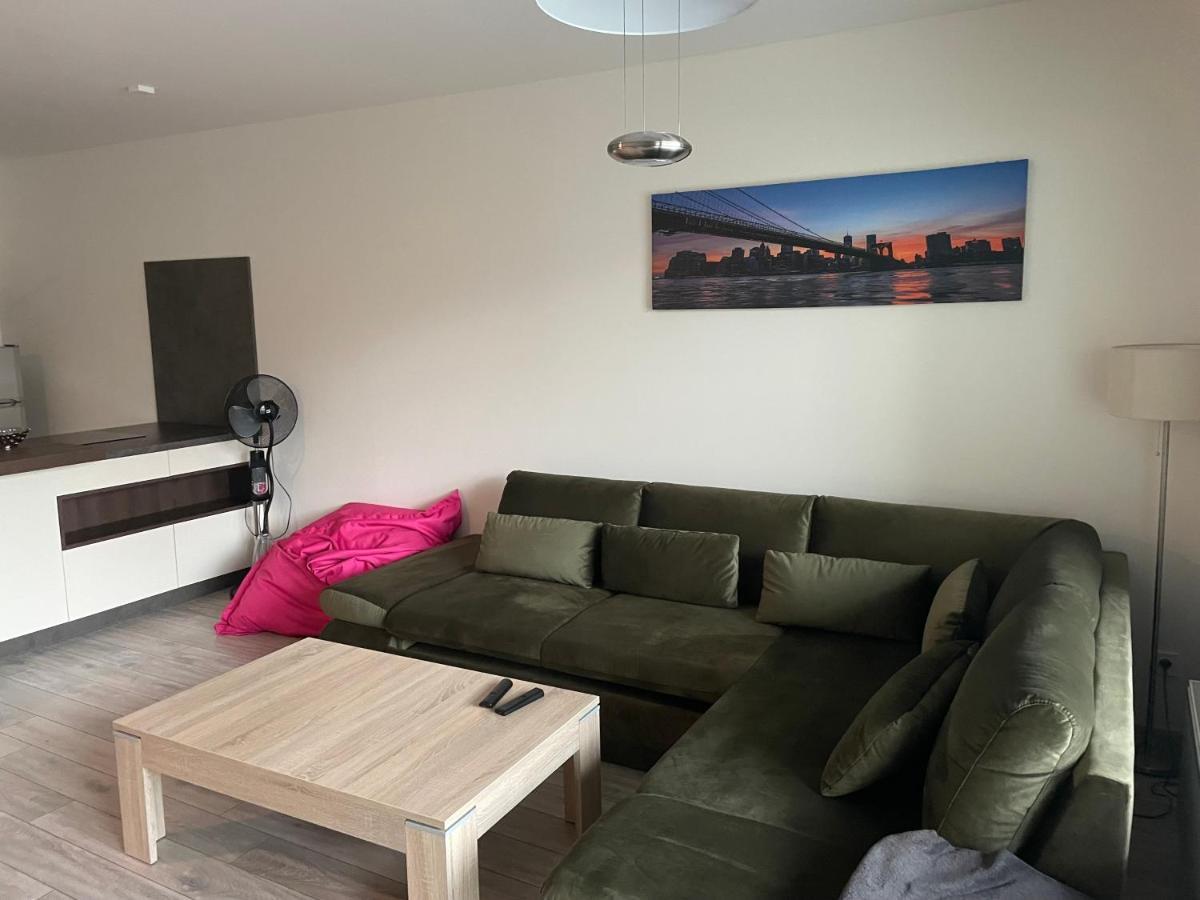 Garden Apartman Radnica - Private Parking Included Kosice Bagian luar foto