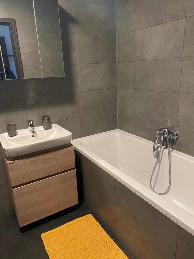 Garden Apartman Radnica - Private Parking Included Kosice Bagian luar foto