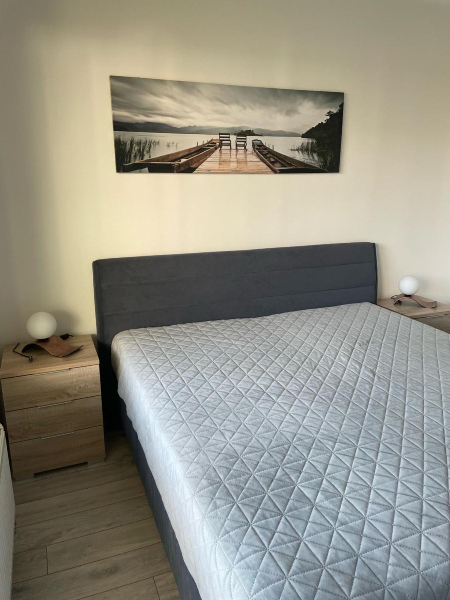 Garden Apartman Radnica - Private Parking Included Kosice Bagian luar foto